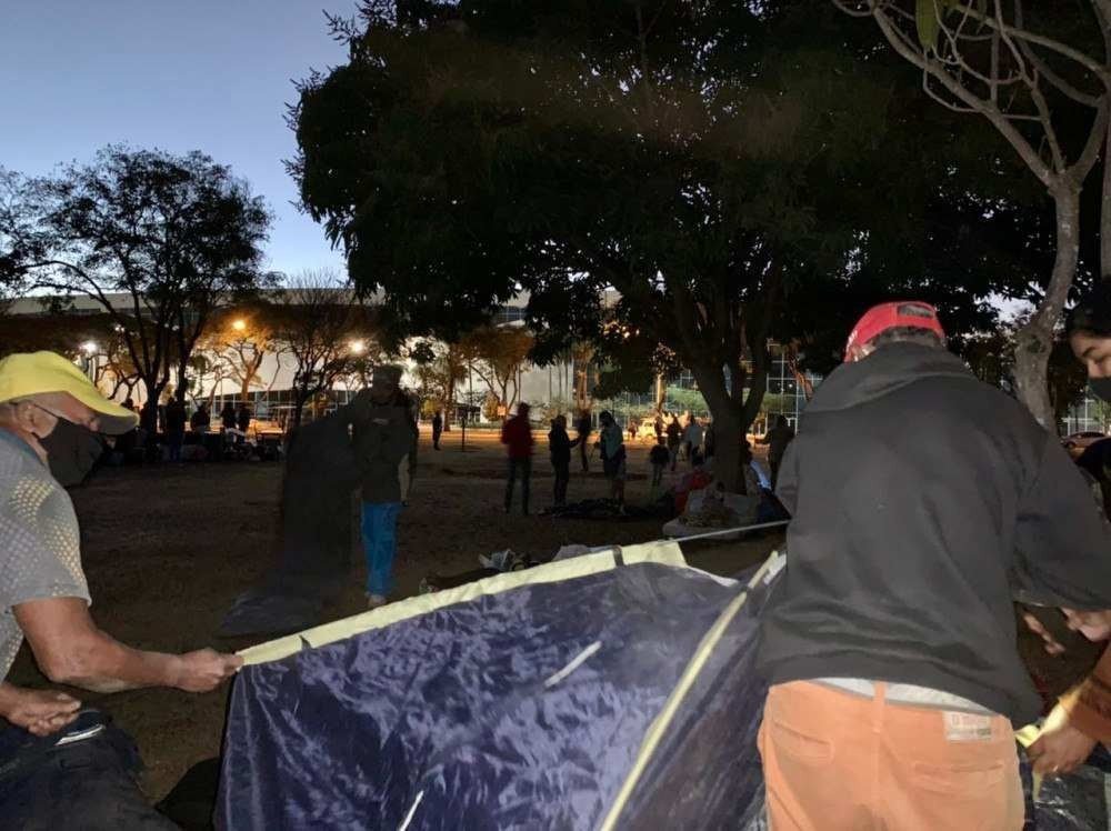 protesto em frente ao Centro de Convenções