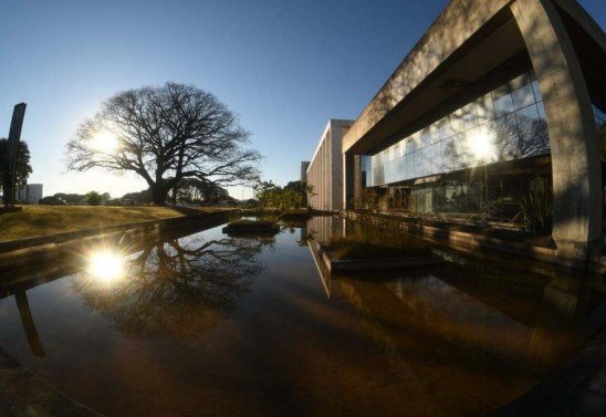 Ed Alves / CB / DA Press