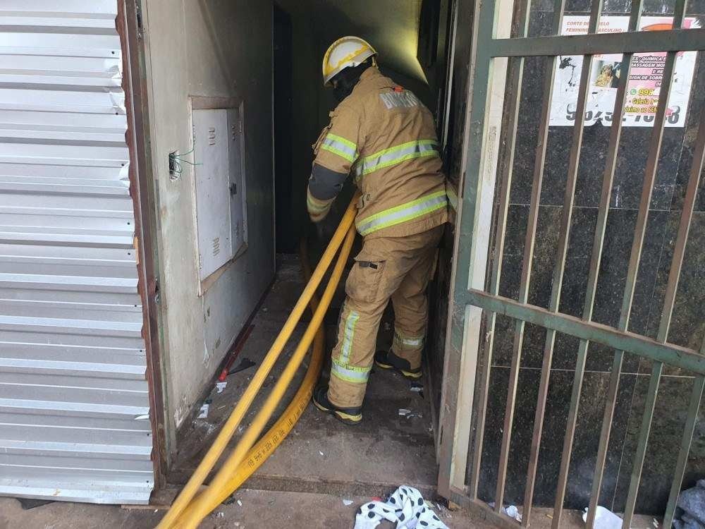 Incêndio em prédio abandonado no Setor Comercial Sul 