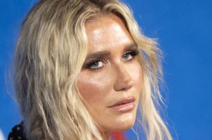 No mês do orgulho LGBTQIA+, Kesha reflete: Não sei o que sou