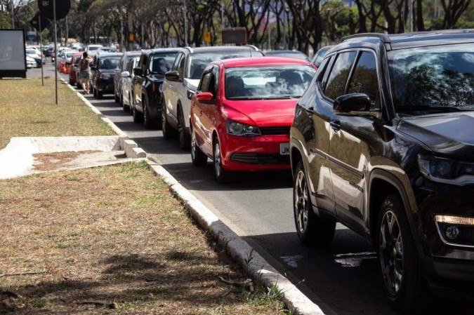 Grandes filas para vacinação neste sábado (17/7)