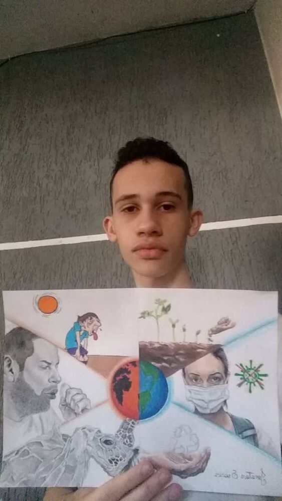 16/07/2021. Brasil. Brasília - DF. Cidades. O estudante do CEM 804, Jonatas Soares, 17 anos, ganhou, em primeiro lugar, o concurso de desenho do polo de altas habilidades do Recanto das Emas.
