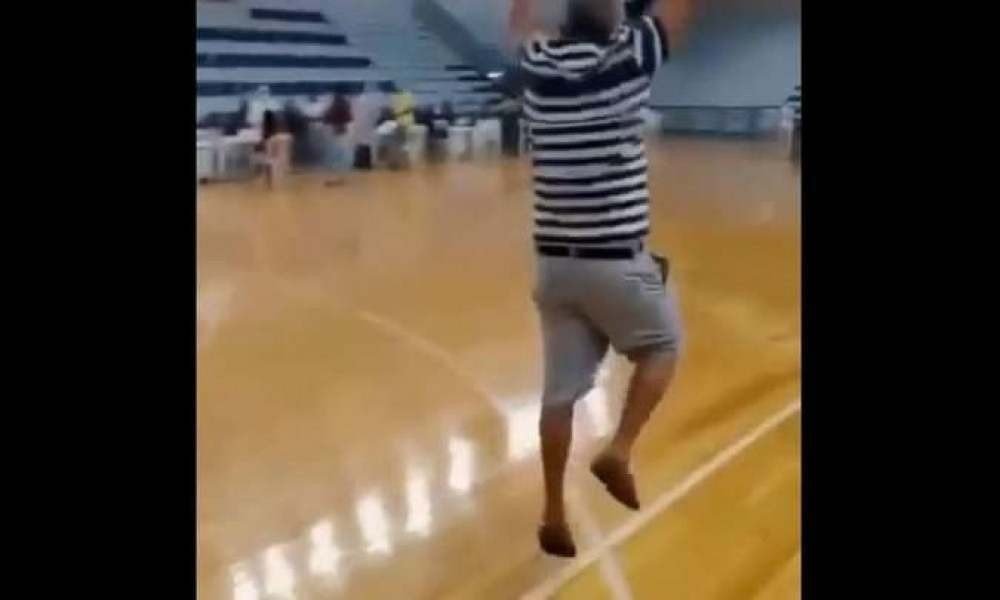 Vacinado com 2ª dose, homem dá pulos de alegria: 'Obrigado, Deus'