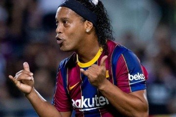Ronaldinho Gaúcho durante amistoso de lendas entre Barcelona e Real Madrid -  (crédito: Divulgação/Barcelona)