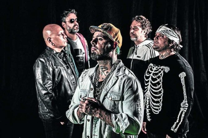 Banda de rock traz obra crítica ao atual momento político do país  -  (crédito: Bruno Kaiuca/Divulgacao)