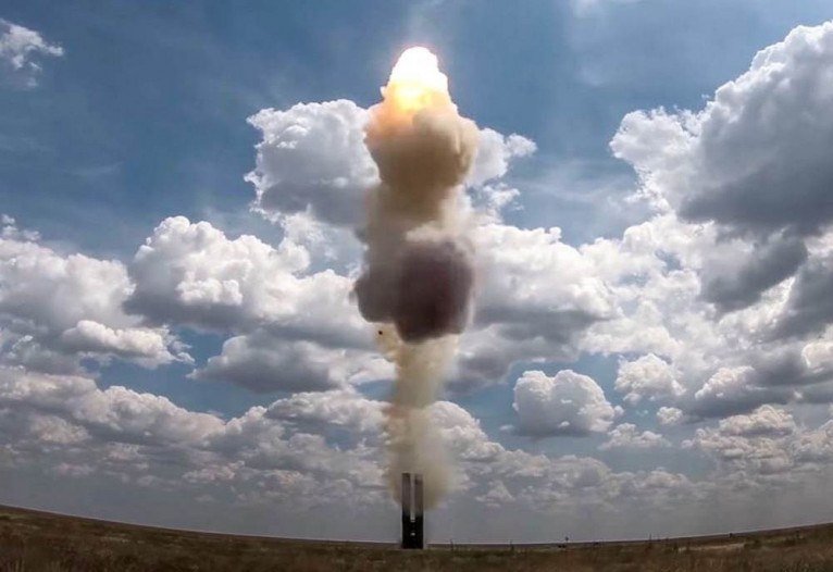 Rússia anuncia teste bem-sucedido de mísseis do sistema S-500