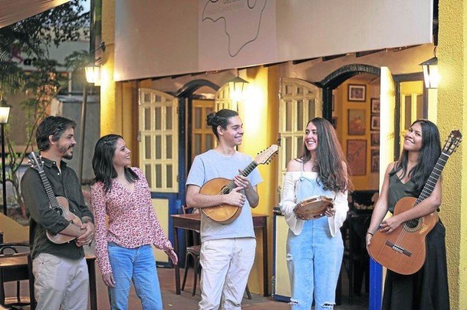 Com a retomada de programações presenciais, grupo de choro se apresenta hoje - (crédito: Tiago Tunes/Divulgação) Com a retomada de programações presenciais, grupo de choro se apresenta hoje - (crédito: Tiago Tunes/Divulgação)