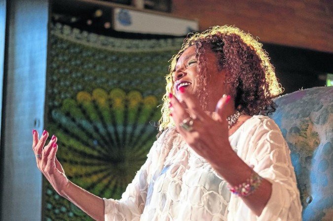 A do festival também é uma celebração e reconhecimento à cidade que Elisa Lucinda sente que a acolheu  -  (crédito: Vitor Nogueira/Divulgação)