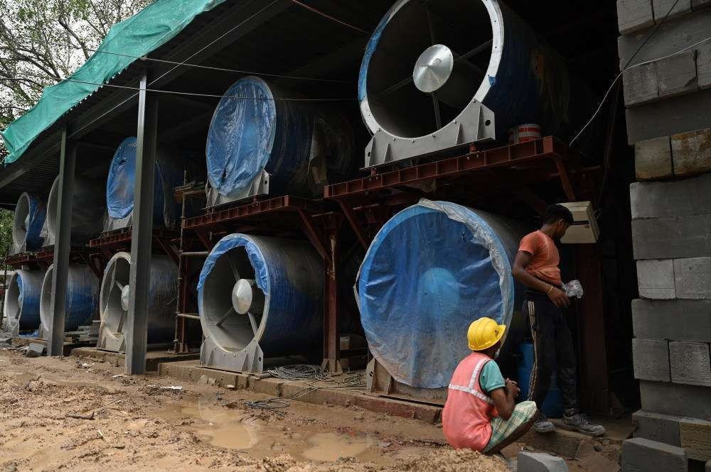 Especialistas questionam projeto de ventiladores gigantes para melhorar ar de Nova Délhi