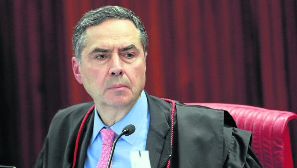 Barroso manda à PF documentos e provas da CPI da Covid contra Bolsonaro