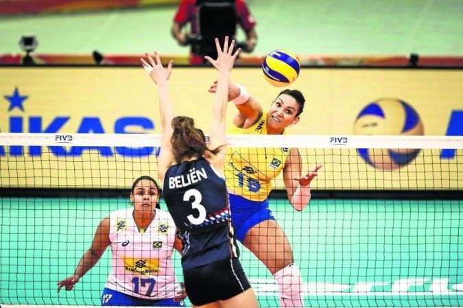 A brasiliense Tandara entrará mais uma vez em quadra para o terceiro jogo da seleção feminina de vôlei - (crédito: FIVB/Divulgação) A brasiliense Tandara entrará mais uma vez em quadra para o terceiro jogo da seleção feminina de vôlei - (crédito: FIVB/Divulgação)