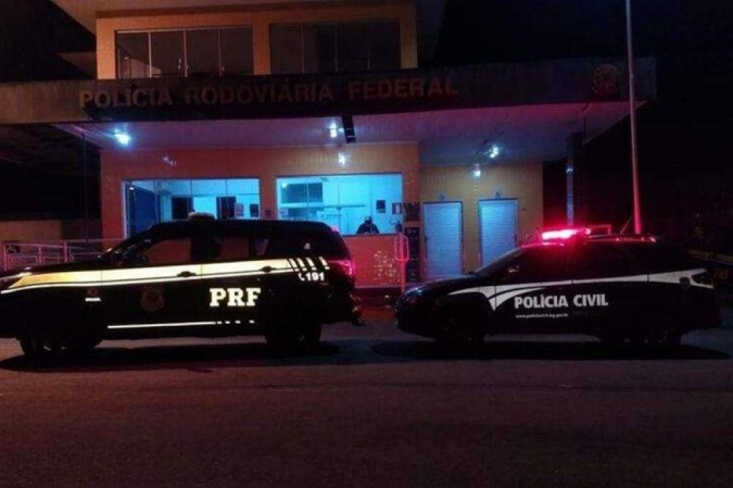 Polícia Rodoviária Federal prendeu o suspeito na rodoviária de João Monlevade -  (crédito: Divulgação/PCMG)