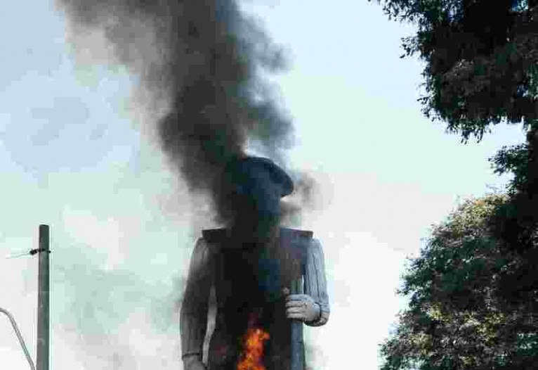 STJ manda soltar motoboy que participou de incêndio da estátua de Borba Gato