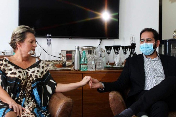 Coletiva da Deputada Federal Joice Hasselmann com o marido Daniel França