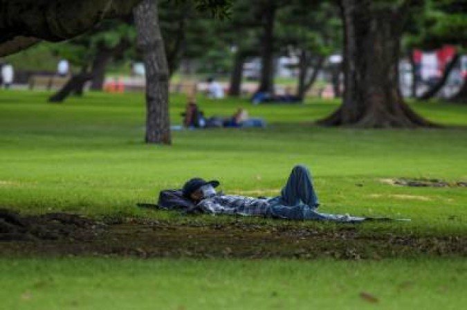 Sonecas de até 30 minutos durante o dia podem ser positivas para melhorar a qualidade do sono noturno - (crédito: Kazuhiro Nogi) Sonecas de até 30 minutos durante o dia podem ser positivas para melhorar a qualidade do sono noturno - (crédito: Kazuhiro Nogi)