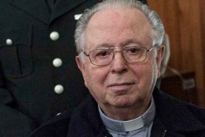 Condenado pelo Vaticano em 2011 e expulso do sacerdócio sete anos depois, na maior sentença aplicada pela Igreja -  (crédito: Vladimir Rodas/AFP)