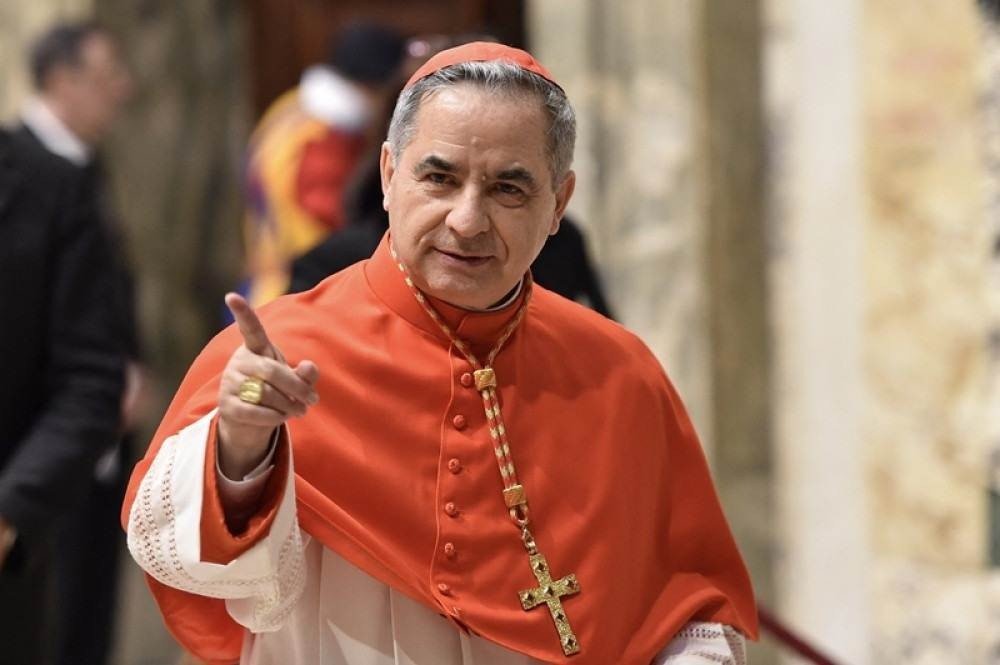 Cardeal condenado por fraude pede para votar no conclave