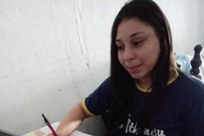 A estudante Lenice Ramos, de 17 anos. É aluna do Atheneu Sergipano, de Aracaju, escola que adota o Ensino Médio Integral (EMI)