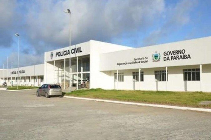 A suspeita é de que o pai da vítima teria dado um murro na jovem para intervir na briga e provocado a morte. O homem está foragido - (crédito: Polícia Civil da Paraíba/Divulgação) A suspeita é de que o pai da vítima teria dado um murro na jovem para intervir na briga e provocado a morte. O homem está foragido - (crédito: Polícia Civil da Paraíba/Divulgação)