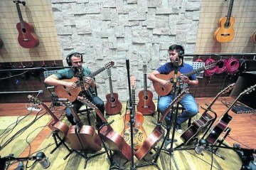 João Ferreira e Vinicius Vianna fazem live hoje no Estúdio Orbis: repertório nordestino -  (crédito: Kassyo Santos/Divulgação)
