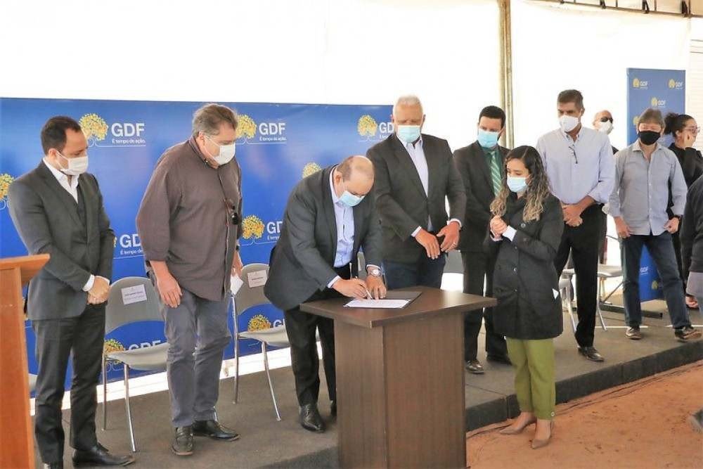 Assinatura da ordem de serviço para 1ª etapa das obras de implantação do Parque Burle Marx