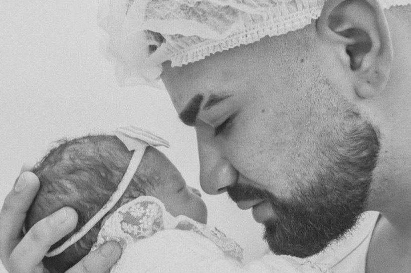 Nasce Bella, filha de Dilsinho e Beatriz Ferraz: 