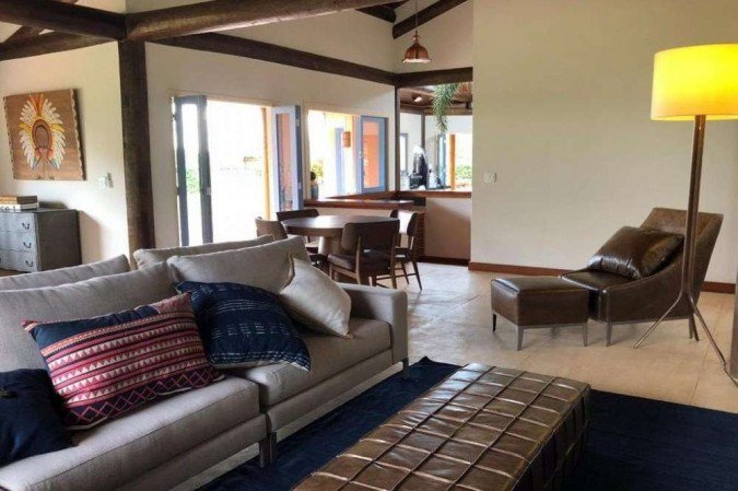 As peças podem ser feitas em materiais variados. Neste caso, foi usado o couro 