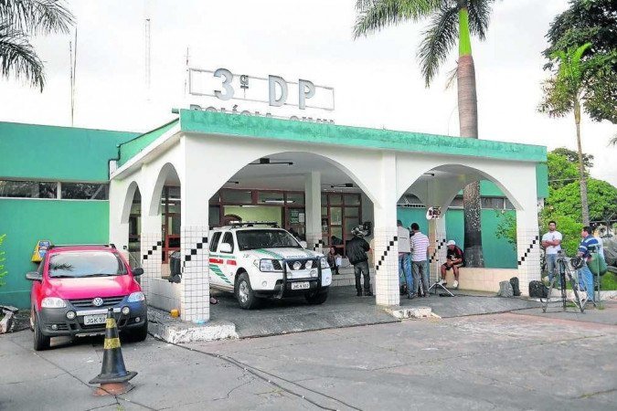 Caso é investigado na 3ª DP (Cruzeiro Velho); situação de apartamento da família chocou os investigadores -  (crédito: Bruno Peres/CB/D.A Press - 1/3/13)