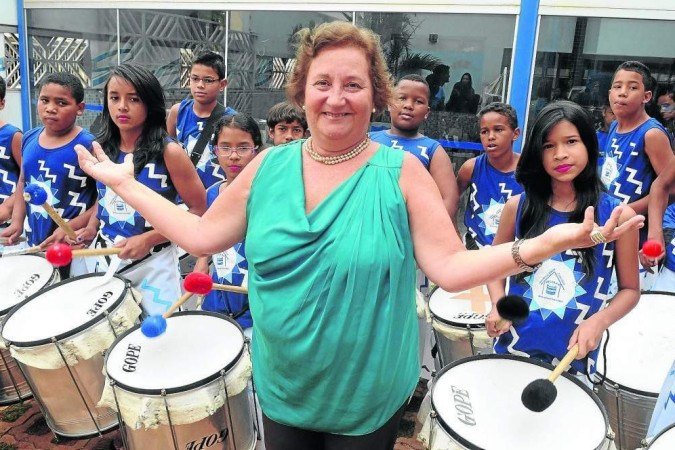 A presidente da Casa Azul, Daise Lourenço, promove, de 2 a 7 de agosto,  o Bazar do Dia dos Pais, na Federação Espírita do Distrito Federal (FEDF), 
na 408 Sul