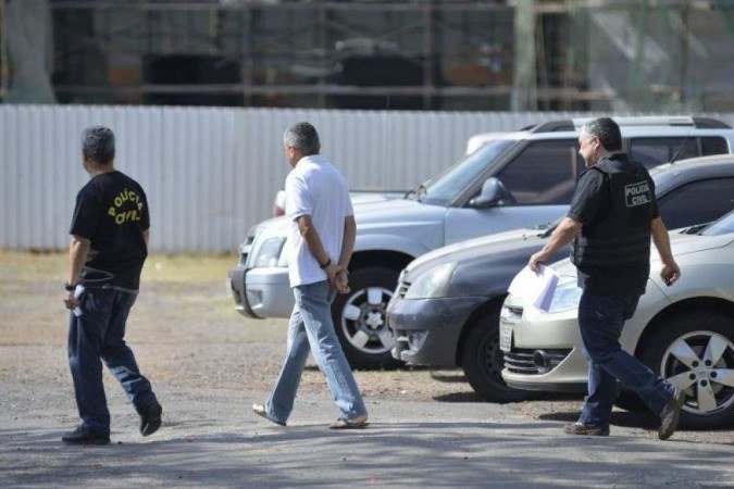 No dia da operação, policiais cumpriram 12 mandados de prisão temporária e 12 de busca e apreensão, nas casas de suspeitos e em funerárias envolvidas no esquema -  (crédito: Marcelo Ferreira/CB/D.A Press. )