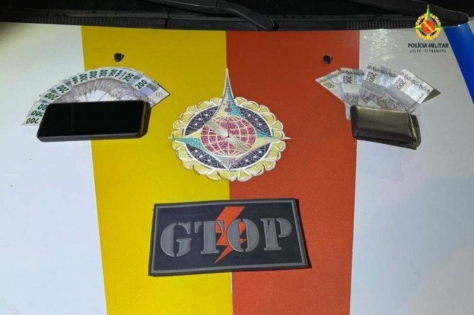 Um lote de 18 cédulas falsas de R$ 200 foi apreendido pelos militares -  (crédito: PMDF/ Divulgação)