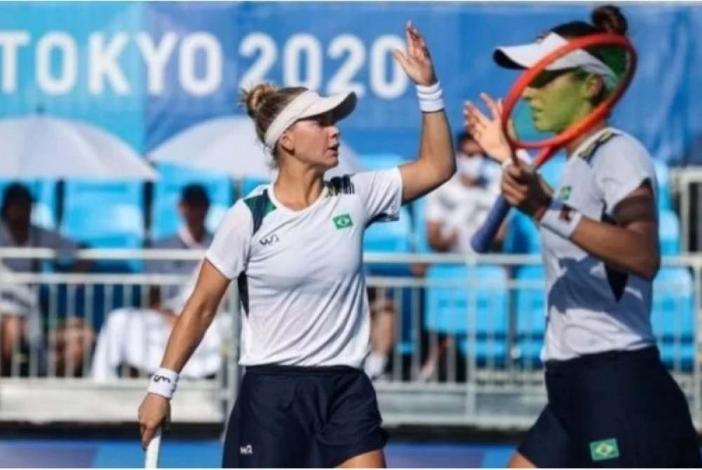 Dupla feminina leva bronze inédito no tênis em partida emocionante nos Jogos  de Tóquio