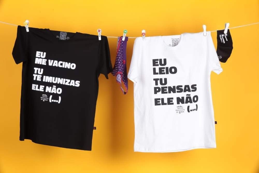 Camisetas Manifesto do Amor, da Armária Loja (R$ 89, cada)