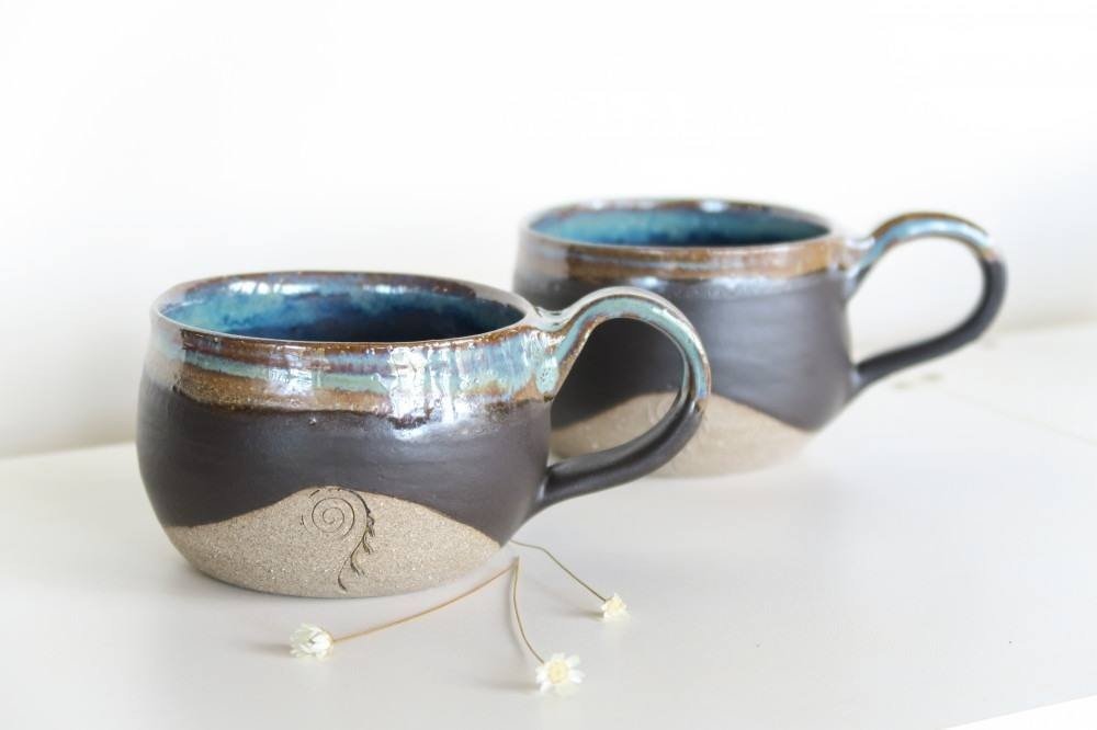 Xícaras, da Amor_im.ceramica (R$ 70, cada)