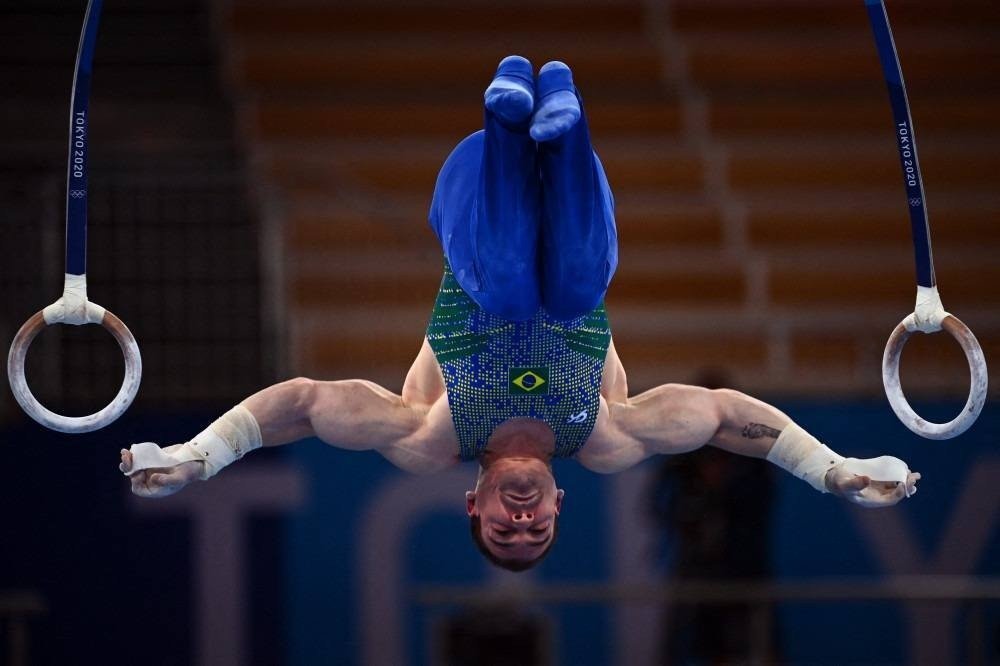 Arthur Zanetti cai na saída das argolas e se despede de Tóquio sem medalha