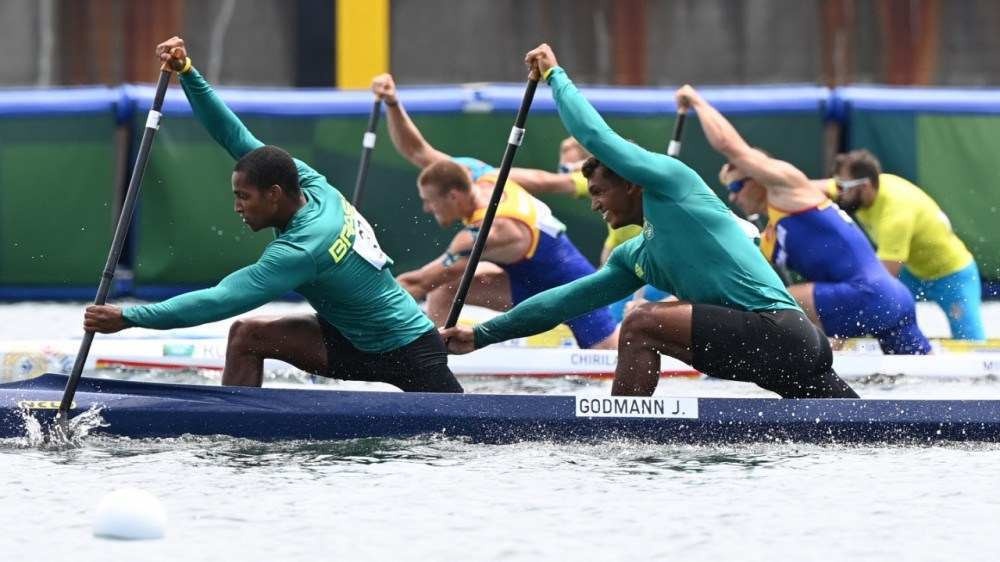 Isaquias Queiroz e Godmann estão na final da Canoagem C2 1000m