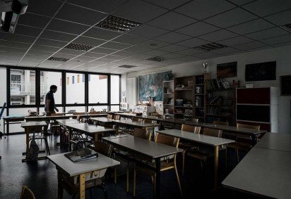 São necessários mais 44 milhões de docentes para dar conta da educação primária e secundária até 2030 -  (crédito: PHILIPPE LOPEZ / AFP)