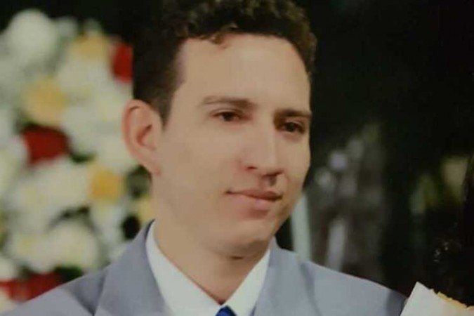 O ciclista atropelado por uma motorista embriagada e sem Carteira Nacional de Habilitação (CNH) morreu nesta segunda-feira (27/1). Jailson Barbosa, 34 anos, estava internado em estado grave no Hospital Regional de Ceilândia (HRC) desde o dia do acidente. Nesta manhã, a família confirmou o óbito e se indignou com o fato nas redes sociais.