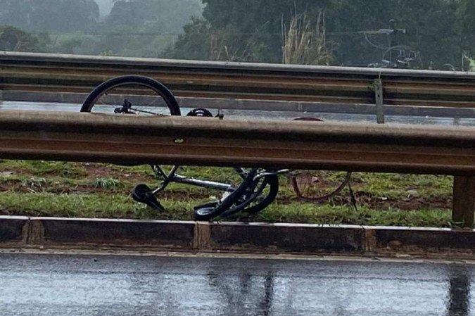 O crime ocorreu em 25 de janeiro de 2020. Jailson Barbosa de Oliveira se deslocava ao trabalho de bicicleta por ciclovia em Ceilândia, quando foi atingido pelo carro de Luzia - (crédito: Divulgação/PMDF) O crime ocorreu em 25 de janeiro de 2020. Jailson Barbosa de Oliveira se deslocava ao trabalho de bicicleta por ciclovia em Ceilândia, quando foi atingido pelo carro de Luzia - (crédito: Divulgação/PMDF)