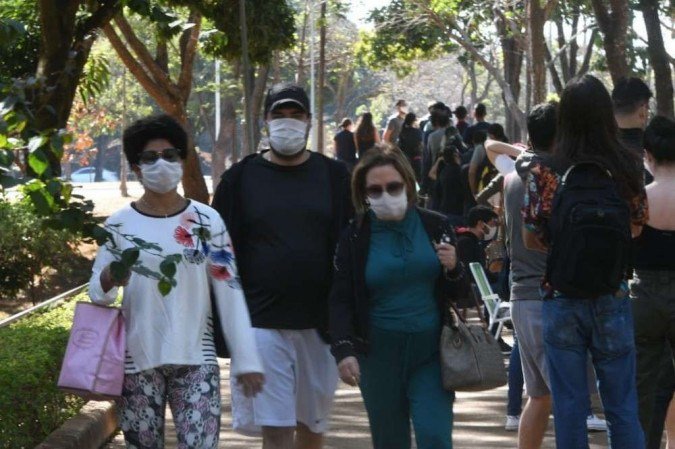 Vacinação contra covid para pessoas a partir dos 30 anos