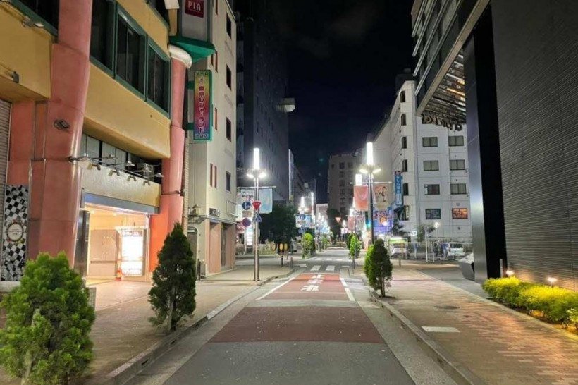 Rua de Tóquio, no Japão, vazia durante os Jogos Olímpico