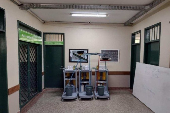 Kits para limpeza da escola. Arquivo pessoal