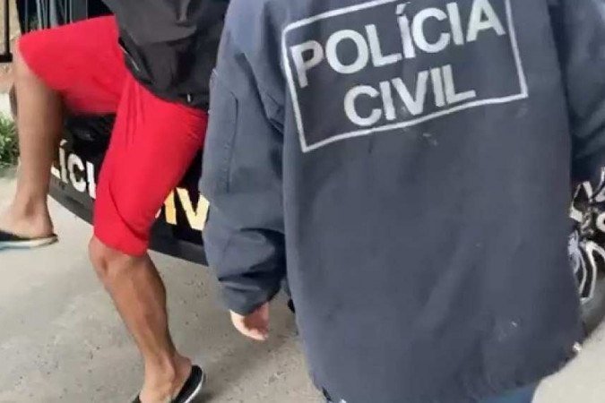 Dois homens foram presos em flagrante pela PCDF - (crédito: PCDF/Divulgação) Dois homens foram presos em flagrante pela PCDF - (crédito: PCDF/Divulgação)