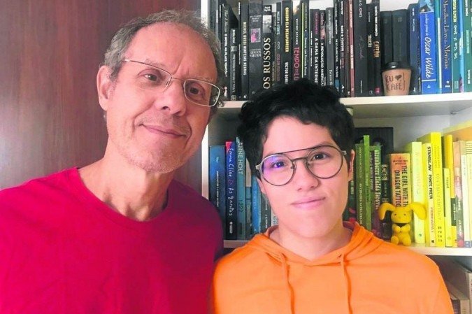Apreciador de chás, o escritor Itamar ganhou da filha, Laís, um kit para preparar a bebida -  (crédito: Arquivo Pessoal)