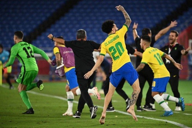 Brasil derrota Espanha e conquista o bi olímpico no futebol masculino
