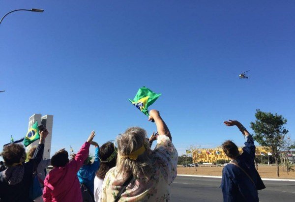 Grupo de senhoras do estado de São Paulo, apoiadoras do presidente Jair Bolsonaro, fizeram questão de comparecer a motociata na tentativa de ver o presidente. 