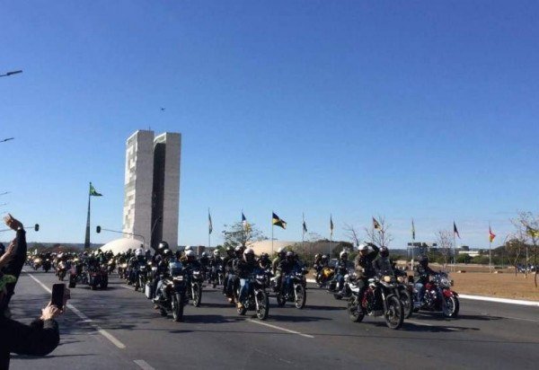 Motociata liderada pelo presidente Jair Bolsonaro.