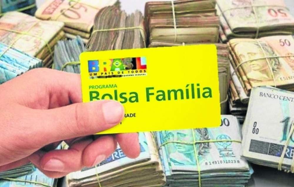 Adicional de R$ 150 do Bolsa Família passa a ser pago a partir desta segunda
