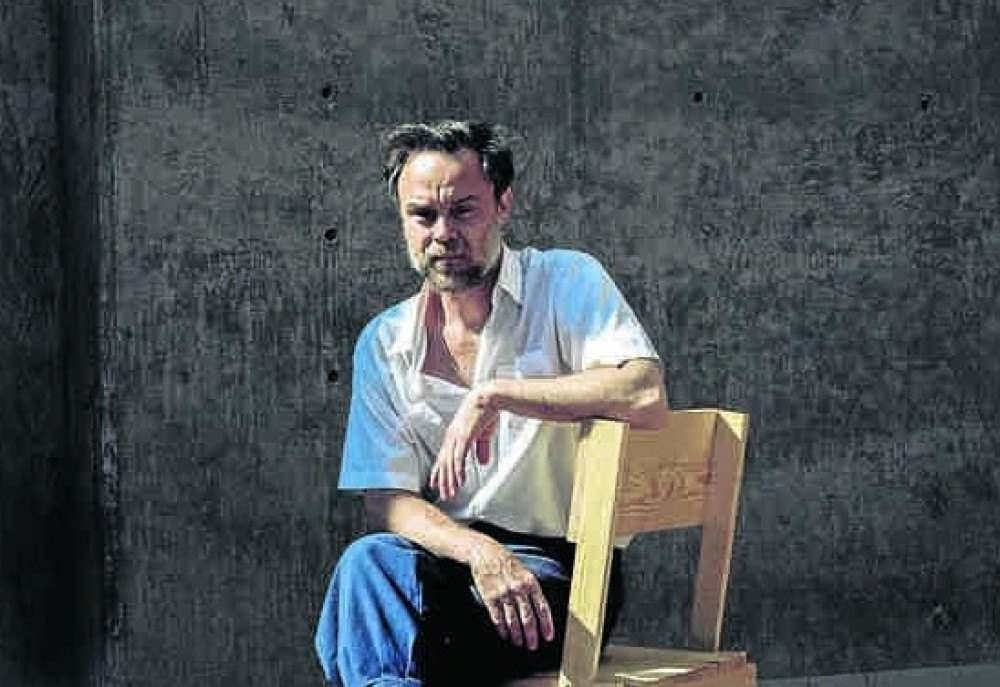 Cantor Rodrigo Amarante detalha mais recente álbum, 'Drama'