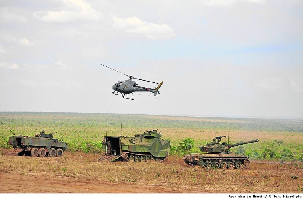  Imagens de tanques na Esplanada devem ter forte representação política e histórica